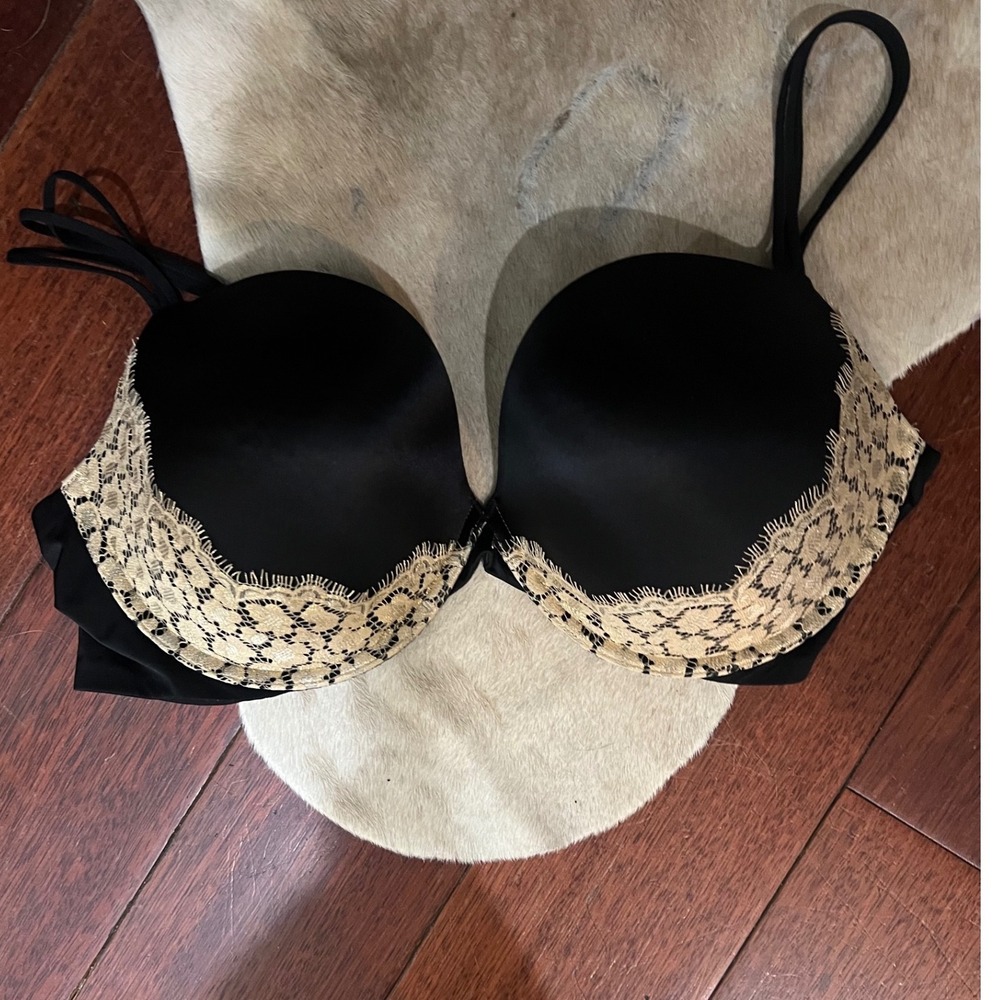 Victorias Secret Very Sexy Push Up Bra Black Gold Lace 38DD Underwire Lingerie